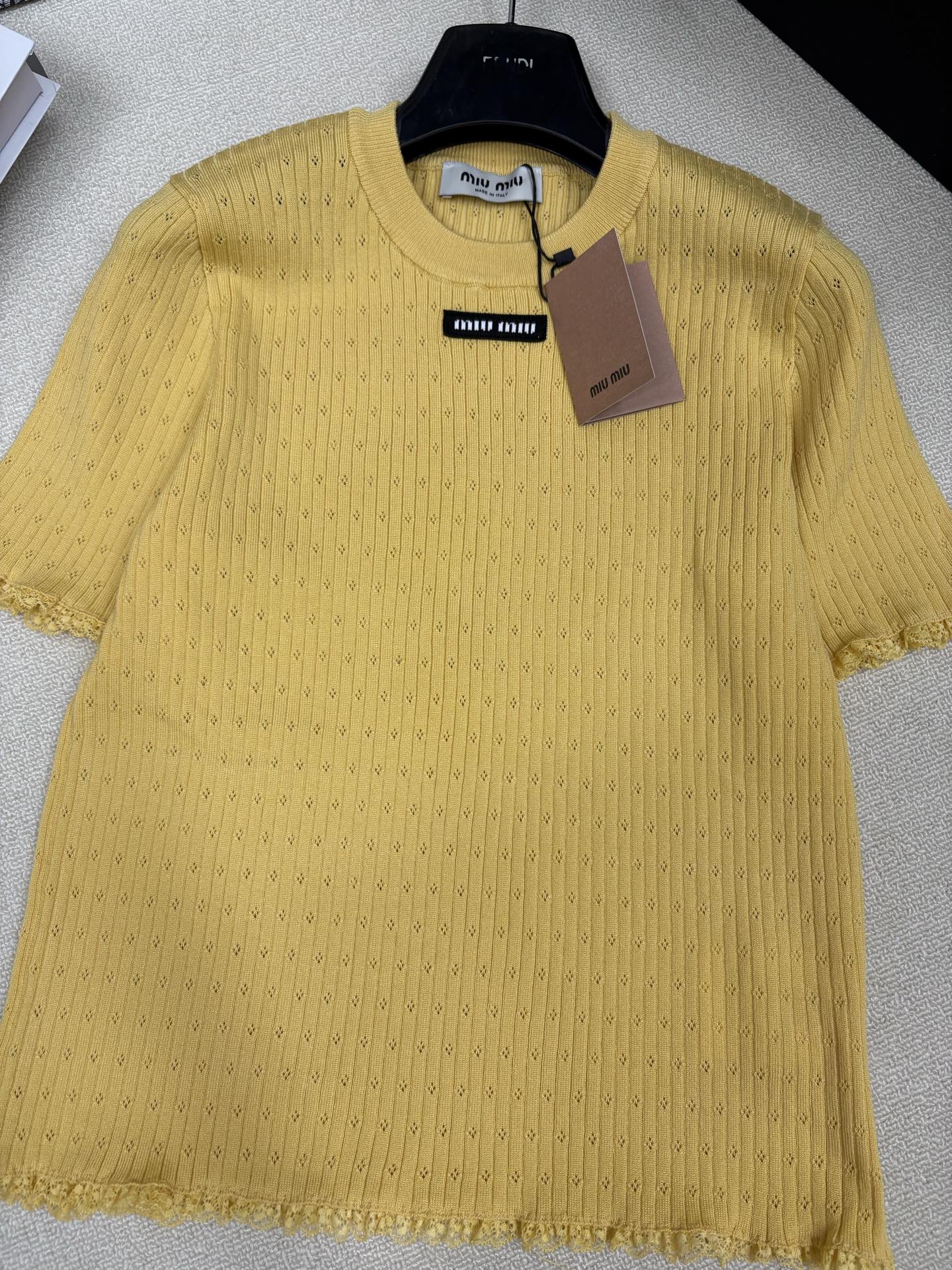 Women's short sleeves